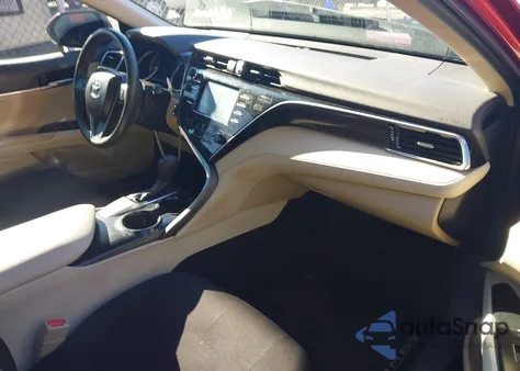 2018 Toyota Camry Le из США, поврежденный, VIN 4T1B11HK7JU547502